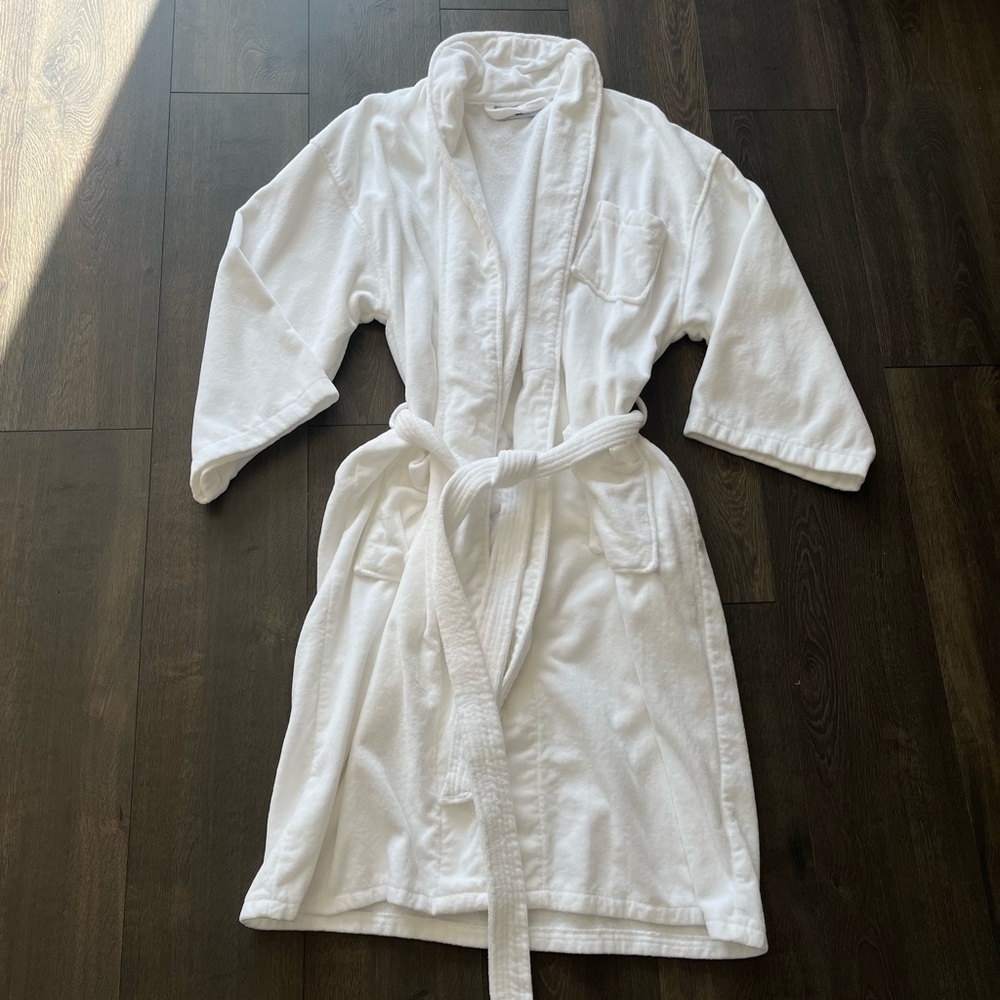 Alpine Swiss White Robe - Picture 1 of 12